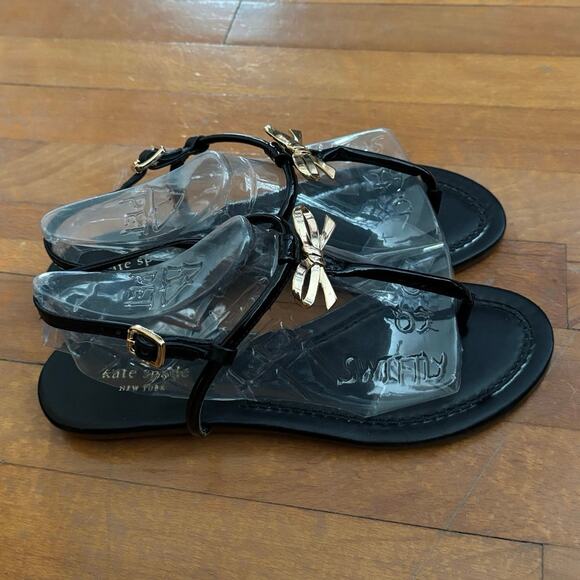 Kate Spade Size 8.5 Tracie Sandals Black Patent Gold Bow T Strap TINY FLAW - Picture 3 of 4
